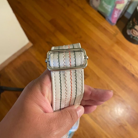 Y2K Nike Green and White Crossbody Square Duffel Bag for Versatile Use - Picture 4 of 13